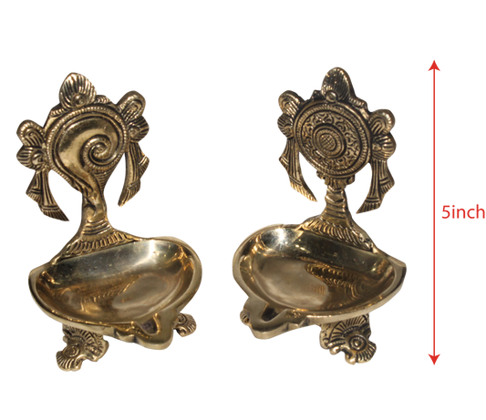 Shanku Chakra Brass Vilakku