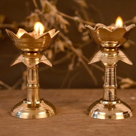 Lotus Vilakku Brass 4 inches