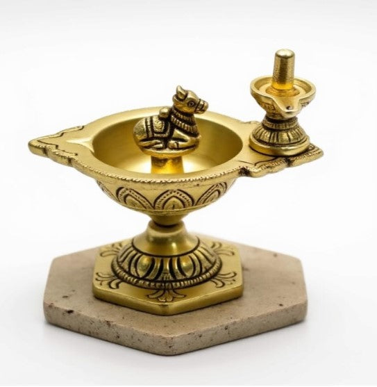 Brass Nandi Diya / Nandhi Vilakku with Shiva Lingam – Traditional Pooja Oil Lamp