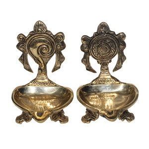 Shanku Chakra Brass Vilakku